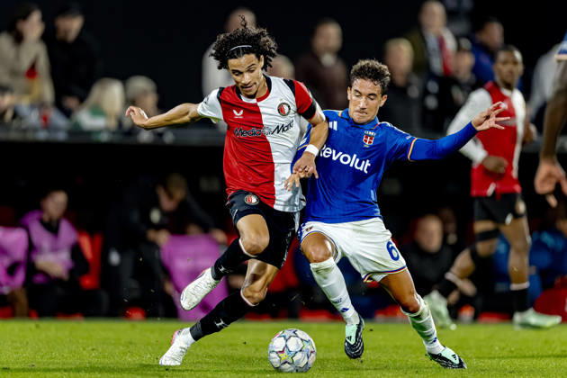 ROTTERDAM: Feyenoord midfielder Gjivai Zechiël and Como defender Kaiki Bruno during the UEFA Champions League match between Feyenoord and Como at De Kuip on October 14, 2026, in Rotterdam, Netherlands. Photo by DeFodi Images