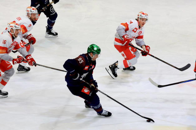 October 14, 2026, DEU, GER, Ice Hockey, Champions League, 2026–27 Season, Berlin, Eisbären Berlin vs. Klagenfurther AC Frederik Tiffels Eisbären Berlin 95 Klagenfurther Spielerkreis nordphoto GmbH Engler City Wellblechpalast Federal State Country Copyright: xNordphotox xEnglerx
