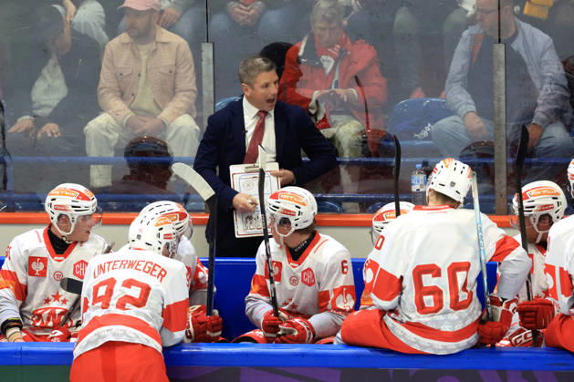 October 14, 2026, DEU, GER, Ice Hockey, Champions League, 2026–27 Season, Berlin, Eisbären Berlin vs. Klagenfurther AC Head Coach Kirk Furey Klagenfurt, Klagenfurther AC bench nordphoto GmbH Engler City Corrugated Iron Palace State Country Copyright: xNordphotox xEnglerx
