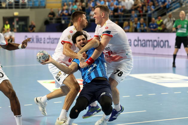 Plock 14.10.2026 Liga mistrzow pilka reczna mezczyzn faza grupowa sezon 2026 27 --- Group phase mens handball EHF Champions League Orlen Wisla Plock - HC Vardar 1961 Skopje Leon Ljevar Wiktor Jankowski Gergo Fazekas Fot. Marcin Solarz FotoPyK NEWSPIX.PL --- newspix.pl 