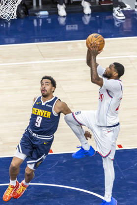 October 14, 2026, Inglewood, California, USA: Los Angeles Clippers Blake Wesley (20) shoots against Denver Nuggets Ryan Nembhard (9) during an NBA, Basketball Herren, USA preseason game on Wednesday, Oct. 14, 2026 in Inglewood Calf. NBA 2026: Clippers Vs Nuggets  - ZUMAc68_ 20261014_zaf_c68_049 Copyright: xRingoxChiux