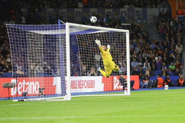 RECORD DATE NOT STATED 15th October 2026; American Express Stadium, Brighton, England; UEFA Conference League Football, Brighton and Hove Albion versus Kauno Zalgiris; Tomas Svedkauskas of Kauno Zalgiris makes a dive save in the 31st minute of the first half to keep the score at 0-0 ChrisxRoll