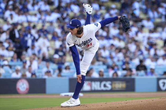 MLB, Baseball Herren, USA Postseason: NLCS Game 4 - Los Angeles Dodgers vs Milwaukee Brewers Los Angeles Dodgers pitcher Tyler Glasnow in action during Game 4 of the National League Championship Series between the Los Angeles Dodgers and the Milwaukee Brewers at Dodger Stadium in Los Angeles, California, USA, 15 October 2026. LOS ANGELES CALIFORNIA UNITED STATES  Copyright: xCHRISxTORRESx