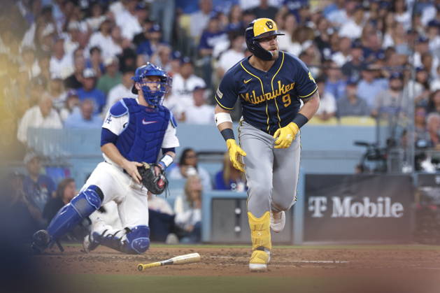 MLB, Baseball Herren, USA Postseason: NLCS Game 4 - Los Angeles Dodgers vs Milwaukee Brewers Milwaukee Brewers first baseman Jake Bauers drops his bat after hitting a double during Game 4 of the National League Championship Series between the Los Angeles Dodgers and the Milwaukee Brewers at Dodger Stadium in Los Angeles, California, USA, 15 October 2026. LOS ANGELES CALIFORNIA UNITED STATES  Copyright: xCHRISxTORRESx