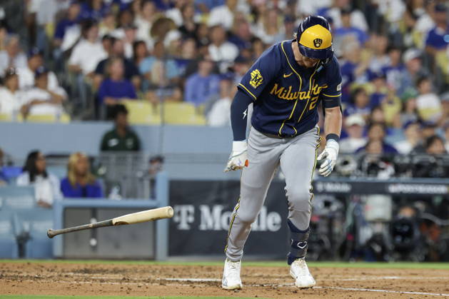 MLB, Baseball Herren, USA Postseason: NLCS Game 4 - Los Angeles Dodgers vs Milwaukee Brewers Milwaukee Brewers infielder Cooper Pratt drops his bat after flying out during Game 4 of the National League Championship Series between the Los Angeles Dodgers and the Milwaukee Brewers at Dodger Stadium in Los Angeles, California, USA, 15 October 2026. LOS ANGELES CALIFORNIA UNITED STATES  Copyright: xCHRISxTORRESx
