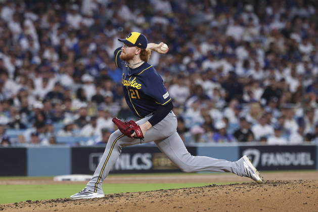 MLB, Baseball Herren, USA Postseason: NLCS Game 4 - Los Angeles Dodgers vs Milwaukee Brewers Milwaukee Brewers pitcher Dustin May in action during Game 4 of the National League Championship Series between the Los Angeles Dodgers and the Milwaukee Brewers at Dodger Stadium in Los Angeles, California, USA, 15 October 2026. LOS ANGELES CALIFORNIA UNITED STATES  Copyright: xCHRISxTORRESx