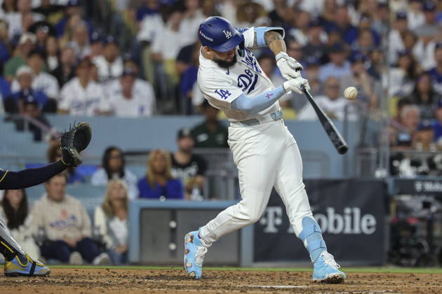 MLB, Baseball Herren, USA Postseason: NLCS Game 4 - Los Angeles Dodgers vs Milwaukee Brewers Los Angeles Dodgers outfielder Andy Pages in action during Game 4 of the National League Championship Series between the Los Angeles Dodgers and the Milwaukee Brewers at Dodger Stadium in Los Angeles, California, USA, 15 October 2026. LOS ANGELES CALIFORNIA UNITED STATES  Copyright: xCHRISxTORRESx