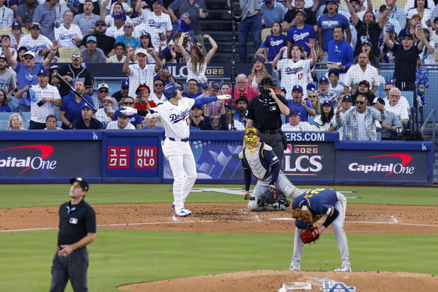 MLB, Baseball Herren, USA Postseason: NLCS Game 4 - Los Angeles Dodgers vs Milwaukee Brewers Los Angeles Dodgers designated hitter Shohei Ohtani (17) hits a grand slam home run against Milwaukee Brewers pitcher Dustin May (85) in the second inning during Game 4 of the National League Championship Series between the Los Angeles Dodgers and the Milwaukee Brewers at Dodger Stadium in Los Angeles, California, USA, 15 October 2026. (Issued 16 October 2026) LOS ANGELES CALIFORNIA UNITED STATES Copyright: xCHRISxTORRESx