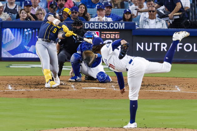 MLB, Baseball Herren, USA Postseason: NLCS Game 4 - Los Angeles Dodgers vs Milwaukee Brewers Milwaukee Brewers first baseman Jake Bauers (9) hits a double against Los Angeles Dodgers pitcher Tyler Glasnow (31) in the fourth inning during Game 4 of the National League Championship Series between the Los Angeles Dodgers and the Milwaukee Brewers at Dodger Stadium in Los Angeles, California, USA, 15 October 2026 (Issued 16 October 2026) LOS ANGELES CALIFORNIA UNITED STATES Copyright: xCHRISxTORRESx