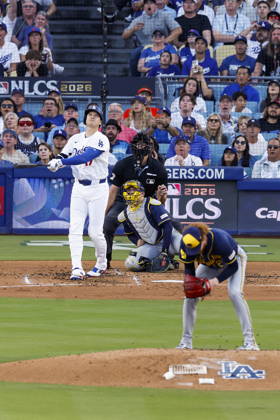MLB, Baseball Herren, USA Postseason: NLCS Game 4 - Los Angeles Dodgers vs Milwaukee Brewers Los Angeles Dodgers designated hitter Shohei Ohtani (17) hits a grand slam home run against Milwaukee Brewers pitcher Dustin May (85) in the second inning during Game 4 of the National League Championship Series between the Los Angeles Dodgers and the Milwaukee Brewers at Dodger Stadium in Los Angeles, California, USA, 15 October 2026. (Issued 16 October 2026) LOS ANGELES CALIFORNIA UNITED STATES Copyright: xCHRISxTORRESx