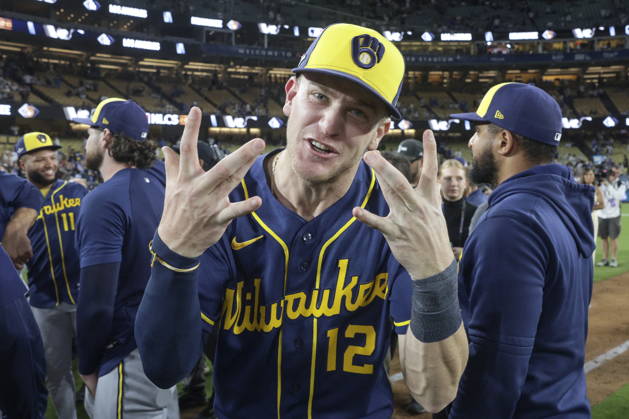 MLB, Baseball Herren, USA Postseason: NLCS Game 4 - Los Angeles Dodgers vs Milwaukee Brewers epaselect Milwaukee Brewers shortstop Cooper Pratt celebrates on the field after winning Game 4 of the National League Championship Series between the Los Angeles Dodgers and the Milwaukee Brewers at Dodger Stadium in Los Angeles, California, USA, 15 October 2026. LOS ANGELES CALIFORNIA UNITED STATES Copyright: xCHRISxTORRESx