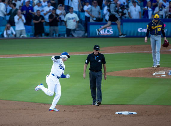 October 15, 2026, Los Angeles, California, USA: Los Angeles Dodgers Shohei Ohtani runs the bases as he hits a 3 run home run the second inning against the Milwaukee Brewers in Game 4 of the National League Championship Series at Dodgers Stadium in Los Angeles, California on Oct. 15, 2026. . . Los Angeles USA - ZUMAa60_ 0869623085st Copyright: xArmandoxArorizox