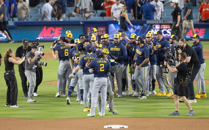 October 15, 2026, Los Angeles, California, USA: Milwaukee Brewers players celebrated after winning the Game 4 of the National League Championship Series against the Los Angeles Dodgers at Dodgers Stadium in Los Angeles, California , on Oct. 15, 2026..Brewers won the game 6-4 to advance to the World Series . . Los Angeles USA - ZUMAa60_ 0869635374st Copyright: xArmandoxArorizox