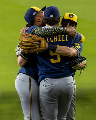 October 15, 2026, Los Angeles, California, USA: Milwaukee Brewers players celebrated after winning the Game 4 of the National League Championship Series against the Los Angeles Dodgers at Dodgers Stadium in Los Angeles, California , on Oct. 15, 2026..Brewers won the game 6-4 to advance to the World Series . . Los Angeles USA - ZUMAa60_ 0869635439st Copyright: xArmandoxArorizox