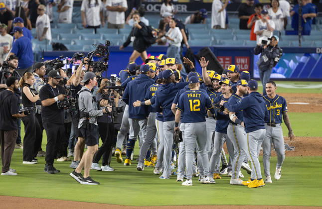October 15, 2026, Los Angeles, California, USA: Milwaukee Brewers players celebrated after winning the Game 4 of the National League Championship Series against the Los Angeles Dodgers at Dodgers Stadium in Los Angeles, California , on Oct. 15, 2026..Brewers won the game 6-4 to advance to the World Series . . Los Angeles USA - ZUMAa60_ 0869635457st Copyright: xArmandoxArorizox