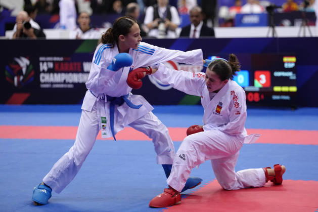 2026 World Cadet, Junior & U21, U 21 Karate Championships BIELSKO-BIALA, POLAND - OCTOBER 16: Celia Cofradas Del Castillo (R) of Spain is seen in action during cadet female kumite -47kg semi-final at the 2026 World Cadet, Junior & U21 Karate Championships at Hala Pod Debowcem on October 16, 2026 in Bielsko-Biala, Poland. Bielsko-Biala Hala Pod Debowcem Poland Copyright: x2026xKaratexInsights PSxImagesxKjetilxWaber KaratexInsightsx