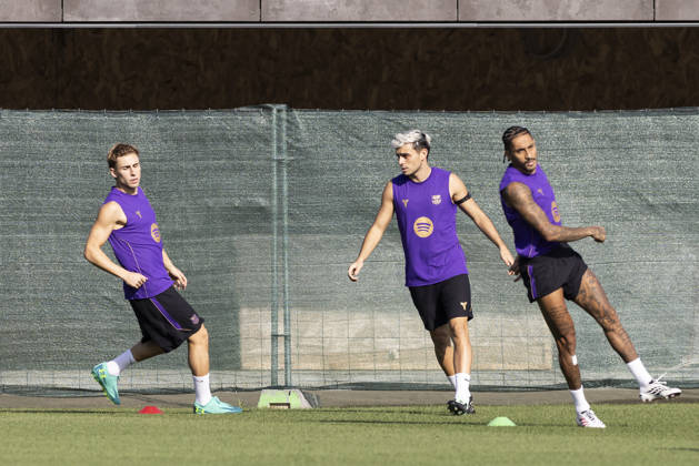 October 16, 2026, Sant Joan Despi, Barcelona, Spain: Fermin Lopez, Pedri and Raphinha during the training day of FC Barcelona, Barca ahead the Spanish League, Laliga EA Sports, football match against Real Betis at Ciudad Esportiva Joan Gamper on October 16, 2026 in Sant Joan Despi, Barcelona, Spain. FC Barcelona Training And press conference, PK, Pressekonferenz - LaLiga EA Sports - ZUMAa181 20261016_zaa_a181_039 Copyright: xJavierxBorregox