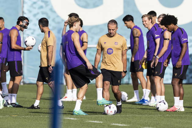 October 16, 2026, Sant Joan Despi, Barcelona, Spain: Hansi Flick, head coach and Fermin Lopez during the training day of FC Barcelona, Barca ahead the Spanish League, Laliga EA Sports, football match against Real Betis at Ciudad Esportiva Joan Gamper on October 16, 2026 in Sant Joan Despi, Barcelona, Spain. FC Barcelona Training And press conference, PK, Pressekonferenz - LaLiga EA Sports - ZUMAa181 20261016_zaa_a181_041 Copyright: xJavierxBorregox