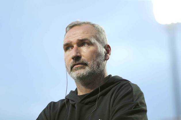 Photo taken shortly before kickoff: Coach Tim WALTER of Kiel in the media spotlight. Soccer, 2. Bundesliga, Matchday 2 on Friday, October 16, 2026: Holstein Kiel vs. Hertha BSC