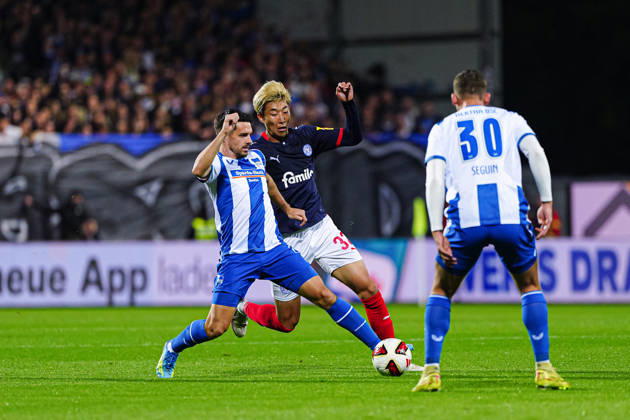 Josip Brekalo, Hertha BSC, 07; Hiroki Sekine, Holstein Kiel, 32 (GER); Holstein Kiel vs. Hertha BSC, Soccer, 2. Bundesliga, Matchday 08, 2026–2027 Season, October 16, 2026 DFL regulations prohibit any use of photographs as image sequences and or quasi-video GER, Holstein Kiel vs. Hertha BSC, Soccer, 2. Bundesliga, Matchday 8, 2026–2027 Season, October 16, 2026, Kiel Copyright: xEibner-Pressefoto MarcelxvonxFehrnx EP_MFN
