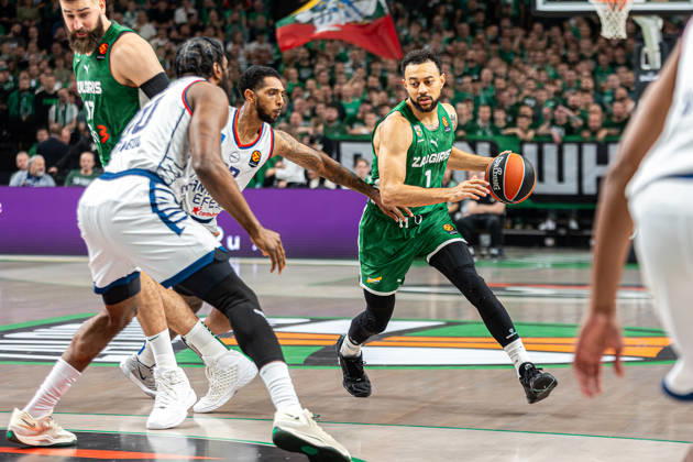 Zalgiris Kaunas vs Anadolu Efes Istanbul - EuroLeague NIGEL WILLIAMS-GOSS dribbles the ball during the EuroLeague basketball match between Zalgiris Kaunas and Anadolu Efes Istanbul at Zalgiris Arena in Kaunas, Lithuania. Kaunas Kaunas Lithuania