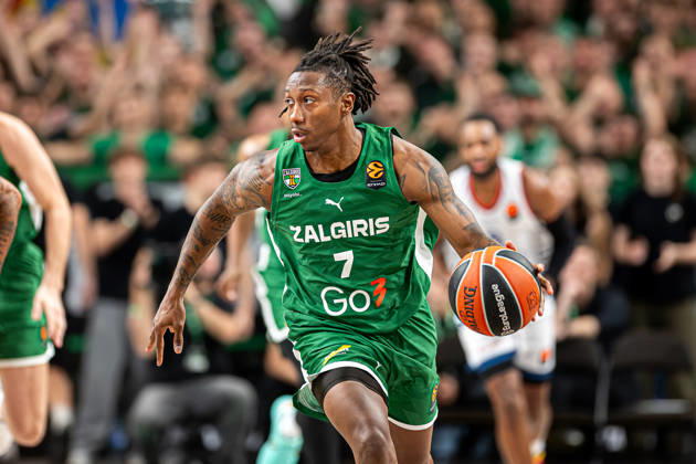 Zalgiris Kaunas vs Anadolu Efes Istanbul - EuroLeague SABEN LEE dribbles the ball during the EuroLeague basketball match between Zalgiris Kaunas and Anadolu Efes Istanbul at Zalgiris Arena in Kaunas, Lithuania. Kaunas Kaunas Lithuania