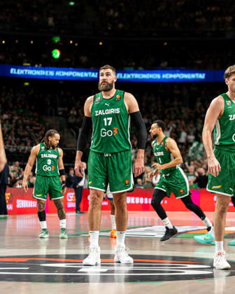 Zalgiris Kaunas vs Anadolu Efes Istanbul - EuroLeague Jonas Valanciunas shoots a free throw during the EuroLeague basketball match between Zalgiris Kaunas and Anadolu Efes Istanbul at Zalgiris Arena in Kaunas, Lithuania. Kaunas Kaunas Lithuania
