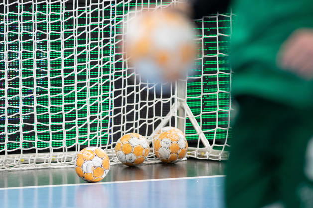 Handball, HBL2 SC DHfK Leipzig vs. ASV Hamm Westfalen, October 16, 2026. Several balls lie in the goal net. Stock photo, feature, handball. Handball, 2nd Bundesliga, 2026–2027 season, Matchday 8: SC DHfK Leipzig vs. ASV Hamm Westfalen on October 16, 2026, at the Quarterback Immobilien Arena Leipzig Copyright: xBEAUTIFULxSPORTS JanxKaeferx