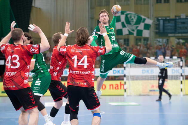Handball, HBL2: SC DHfK Leipzig vs. ASV Hamm Westfalen, October 16, 2026; Franz Semper 32; SC DHfK Leipzig shoots from the backcourt; Handball, 2nd Bundesliga, 2026–2027 season, Matchday 8: SC DHfK Leipzig vs. ASV Hamm Westfalen on October 16, 2026, at the Quarterback Immobilien Arena Leipzig Copyright: xBEAUTIFULxSPORTS JanxKaeferx