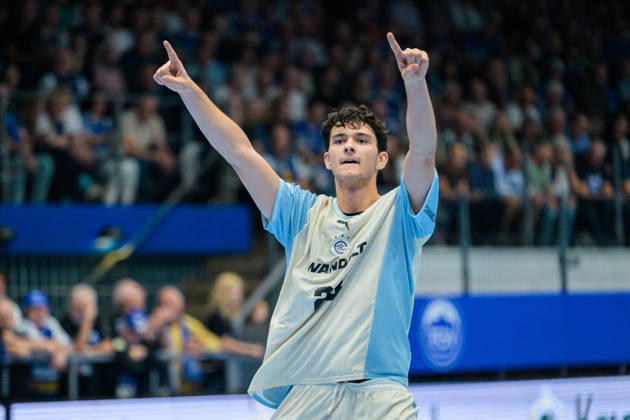 Nikola Roganovic of VfL Gummersbach, 23, celebrates a 7-meter goal. GER, ThSV Eisenach vs. VfL Gummersbach, 1st Opel Handball Bundesliga, Handball, Matchday 9, 2026–2027 season, 8:00 p.m., October 16, 2026 GER, ThSV Eisenach vs. VfL Gummersbach, 1st Opel Handball Bundesliga, Handball, Matchday 9, 2026–2027 season, 8:00 p.m., October 16, 2026, Eisenach Copyright: xMartinxHerbstx