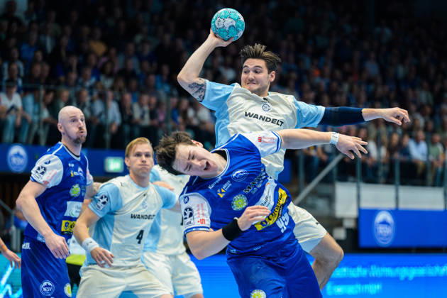 Ludvig Hallback, VfL Gummersbach, 20 (shooter), Tillman Leu, ThSV Eisenach, 99, Ellidi Vidarsson, VfL Gummersbach, 04, Dominik Solak, ThSV Eisenach, 30 GER, ThSV Eisenach vs. VfL Gummersbach, 1st Opel Handball Bundesliga, Handball, Matchday 9, 2026–2027 season, 8:00 p.m., October 16, 2026 GER, ThSV Eisenach vs. VfL Gummersbach, 1st Opel Handball Bundesliga, Handball, Matchday 9, 2026–2027 season, 8:00 p.m., October 16, 2026, Eisenach Copyright: xMartinxHerbstx