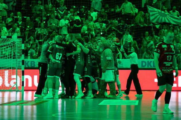 Handball, HBL2: SC DHfK Leipzig vs. ASV Hamm Westfalen, October 16, 2026—Victory celebrations in green at SC DHfK Leipzig. Handball, 2nd Bundesliga, 2026–2027 season, Matchday 8: SC DHfK Leipzig vs. ASV Hamm Westfalen on October 16, 2026, at the Quarterback Immobilien Arena Leipzig Copyright: xBEAUTIFULxSPORTS JanxKaeferx