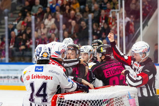 DEL2 Matchday 9 ice hockey game between EV Landshut and the Ravensburg Towerstars on October 16, 2026, at the VR Bank Landshut Arena in Landshut, Germany. A scuffle between players from EV Landshut and the Ravensburg Towerstars during the DEL2 Matchday 9 ice hockey game between EV Landshut and the Ravensburg Towerstars on October 16, 2026, at the VR Bank Landshut Arena in Landshut, Germany. Copyright: xBEAUTIFULxSPORTS Bosnjakovicx