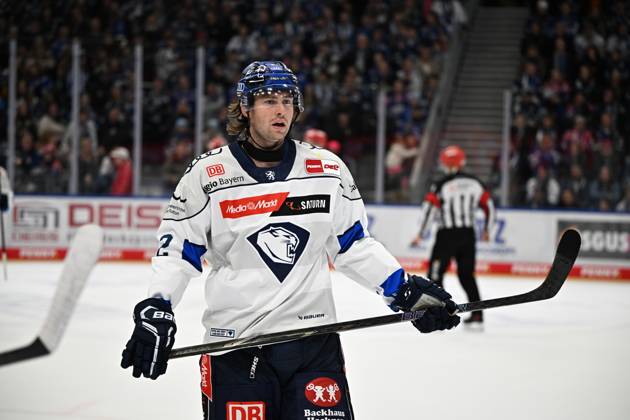 Sam Ruopp ERC Ingolstadt 2 Schwenninger Wild Wings vs. ERC Ingolstadt, DEL, Regular Season, Matchday 8, 2026–2027 Season, October 16, 2026: Schwenninger Wild Wings vs. ERC Ingolstadt, DEL, Regular Season, Matchday 8, 2026–2027 Season, October 16, 2026, Schwenningen Copyright: xEibner-Pressefoto SvenxLaeglerx EP_SVL
