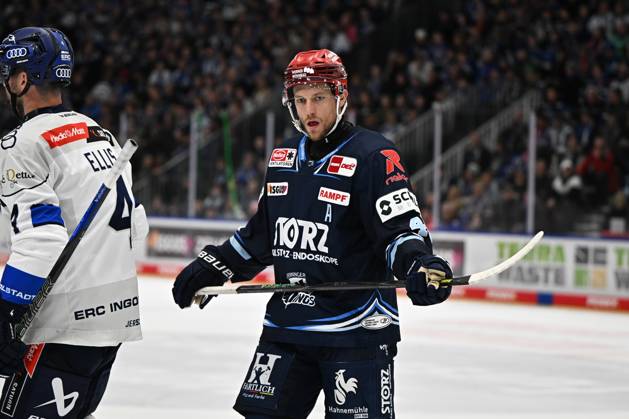 Eric Martinsson Schwenninger Wild Wings 46 Schwenninger Wild Wings vs. ERC Ingolstadt, DEL, Regular Season, Matchday 8, 2026–2027 Season, October 16, 2026: Schwenninger Wild Wings vs. ERC Ingolstadt, DEL, Regular Season, Matchday 8, 2026–2027 Season, October 16, 2026, Schwenningen Copyright: xEibner-Pressefoto SvenxLaeglerx EP_SVL