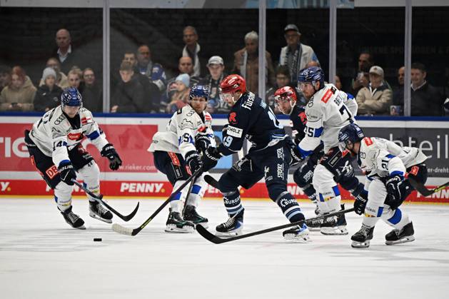 From left to right: Emil Kvernmo, Wasenden, ERC Ingolstadt 14; Leon Huettl, ERC Ingolstadt 25; Hakon Haenelt, Schwenninger Wild Wings 19; Alex Breton, ERC Ingolstadt 75; Schwenninger Wild Wings vs. ERC Ingolstadt, DEL, Regular Season, Matchday 8, 2026–2027 Season, 20261016 Schwenninger Wild Wings vs. ERC Ingolstadt, DEL, Regular Season, Matchday 8, 2026–2027 Season, October 16, 2026, Schwenningen Copyright: xEibner-Pressefoto SvenxLaeglerx EP_SVL