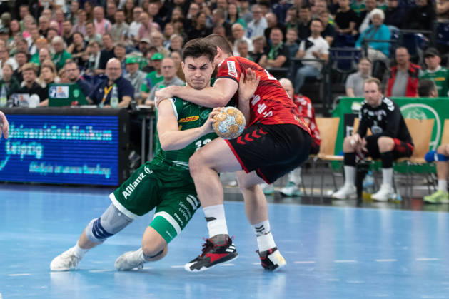 Handball, HBL2: SC DHfK Leipzig vs. ASV Hamm Westfalen, October 16, 2026; Matej Klima 13, SC DHfK Leipzig falls to Jann Keno Jacobs 43, ASV Hamm Westfalen Handball, 2nd Bundesliga, 2026–2027 season, Matchday 8: SC DHfK Leipzig vs. ASV Hamm Westfalen on October 16, 2026, at the Quarterback Immobilien Arena Leipzig Copyright: xBEAUTIFULxSPORTS JanxKaeferx