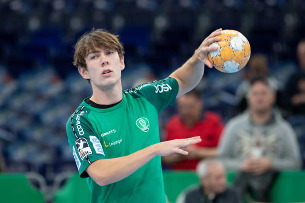 Handball, HBL2: SC DHfK Leipzig vs. ASV Hamm Westfalen, October 16, 2026; Staffan Peter, 18, of SC DHfK Leipzig during warm-ups; Handball practice; 2nd Bundesliga; 2026–2027 season; Matchday 8: SC DHfK Leipzig vs. ASV Hamm Westfalen on October 16, 2026, at the Quarterback Immobilien Arena Leipzig Copyright: xBEAUTIFULxSPORTS JanxKaeferx