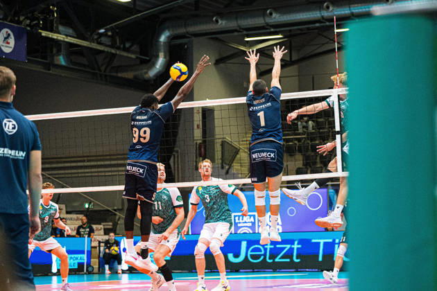 Volleyball I Men s I 2026–2027 Season I 2026 League Cup I Quarterfinals I VfB Friedrichshafen vs. FT1844 Freiburg I October 16, 2026 Block, Defense: Alexis Wilson Velazquez 99, VfB Friedrichshafen and Ruben Lorente Camacho 1, VfB Friedrichshafen Copyright: xLobeca Bjorn-OlexKehmx