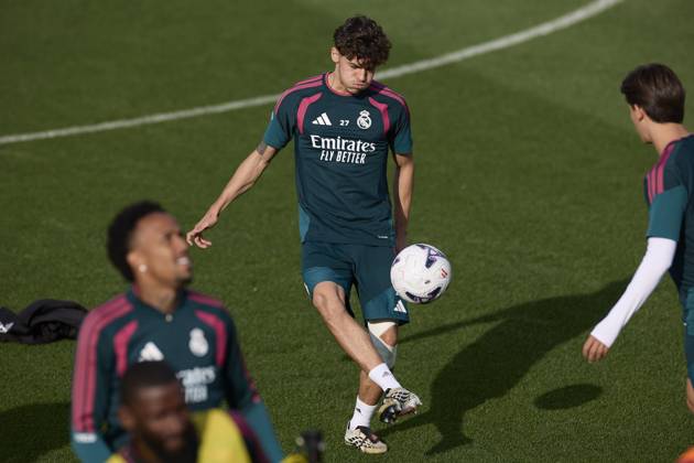 October 17, 2026, Madrid, Spain: Thiago Pitarch (Real Madrid CF) is seen in action during a training session on the eve of the LaLiga EA SPORTS 2026 2027 match between Real Madrid CF and Sevilla FC..Real Madrid CF is holding its final training session and press conference, PK, Pressekonferenz ahead of its ninth LaLiga game. LaLiga EA SPORTS 2026 2027 - Real Madrid CF Press Conference And Training Session In Madrid, Spain - 17 Oct 2026  - ZUMAs197 20261017_aaa_s197_024 Copyright: xFedericoxTitonex