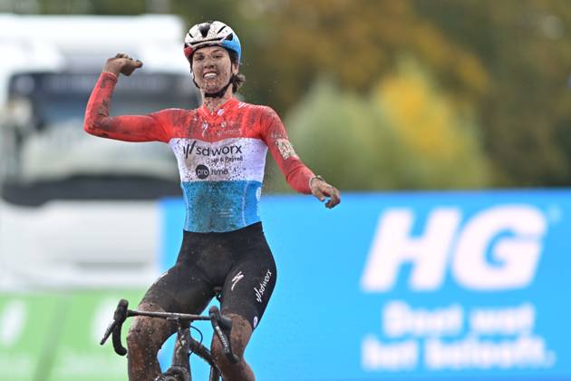 Luxembourgian Marie Schreiber celebrates as she crosses the finish line to win the women s elite race of the Berencross Meulebeke cyclocross cycling event, race 2 8 in the HG Cross competition, on Saturday 17 October 2026. DAVIDxPINTENS  x190079735x