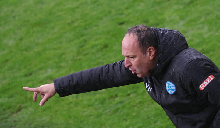 Stuttgart Soccer, Regionalliga Southwest; Stuttgarter Kickers vs. TSV Steinbach Haiger; Coach Holger Bachthaler, Kickers