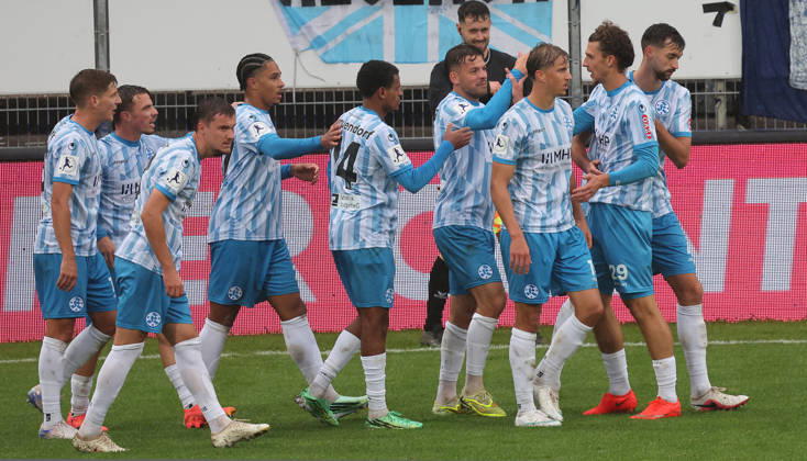 Stuttgart Soccer, Regionalliga Southwest, Stuttgarter Kickers vs. TSV Steinbach Haiger, Kickers Celebrate