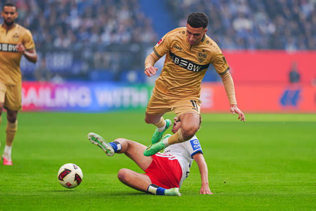 Bilal El Khannouss, VfB Stuttgart, 11; Louis Lemke, Hamburger SV, 37 (GER); Hamburger SV vs. VfB Stuttgart, soccer, Bundesliga 1, Matchday 6, 2026–2027 season, October 17, 2026 DFL regulations prohibit any use of photographs as image sequences and or quasi-video GER, Hamburger SV vs. VfB Stuttgart, soccer, 1st Bundesliga, Matchday 06, 2026–2027 season, October 17, 2026, Hamburg Copyright: xEibner-Pressefoto MarcelxvonxFehrnx EP_MFN