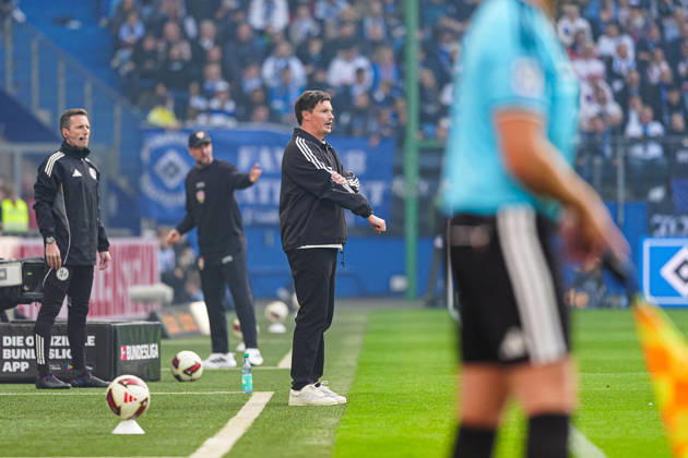 Merlin Polzin, Hamburger SV, Coach (GER), Hamburger SV vs. VfB Stuttgart, Soccer, Bundesliga 1, Matchday 6, 2026–2027 Season, October 17, 2026 DFL regulations prohibit any use of photographs as image sequences and or quasi-video GER, Hamburger SV vs. VfB Stuttgart, soccer, Bundesliga 1, Matchday 6, 2026–2027 Season, October 17, 2026, Hamburg Copyright: xEibner-Pressefoto MarcelxvonxFehrnx EP_MFN
