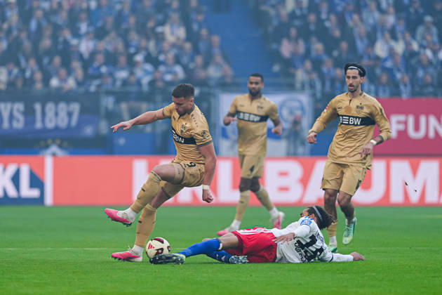 Ermedin Demirovic, VfB Stuttgart, 09; Yussuf Poulsen, Hamburger SV, 15; GER; Hamburger SV vs. VfB Stuttgart; Soccer; Bundesliga 1; Matchday 06; 2026–2027 Season; October 17, 2026 DFL regulations prohibit any use of photographs as image sequences and or quasi-video GER, Hamburger SV vs. VfB Stuttgart, soccer, 1. Bundesliga, Matchday 6, 2026–2027 Season, October 17, 2026, Hamburg Copyright: xEibner-Pressefoto MarcelxvonxFehrnx EP_MFN