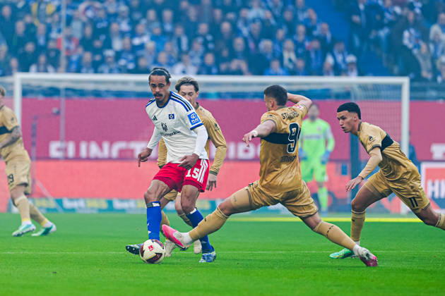 Yussuf Poulsen, Hamburger SV, 15; Ermedin Demirovic, VfB Stuttgart, 09 GER; Hamburger SV vs. VfB Stuttgart, soccer, Bundesliga 1, Matchday 6, 2026–2027 season, October 17, 2026 DFL regulations prohibit any use of photographs as image sequences and or quasi-video GER, Hamburger SV vs. VfB Stuttgart, soccer, 1st Bundesliga, Matchday 06, 2026–2027 Season, October 17, 2026, Hamburg Copyright: xEibner-Pressefoto MarcelxvonxFehrnx EP_MFN