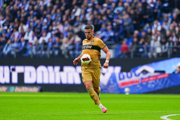 Ermedin Demirovic, VfB Stuttgart, 09 GER, Hamburger SV vs. VfB Stuttgart, Soccer, Bundesliga 1, Matchday 06, 2026–2027 Season, October 17, 2026 DFL regulations prohibit any use of photographs as image sequences and or quasi-video GER, Hamburger SV vs. VfB Stuttgart, soccer, 1. Bundesliga, Matchday 6, 2026–2027 Season, October 17, 2026, Hamburg Copyright: xEibner-Pressefoto MarcelxvonxFehrnx EP_MFN