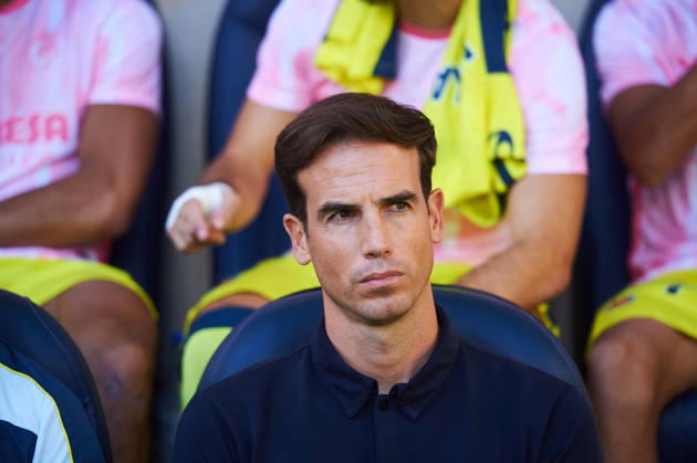 Villarreal CF head coach Inigo Perez during the LaLiga EA Sports match between Villarreal CF and Elche CF at Estadio de la Cerámica on October 17, 2026, in Villarreal, Spain