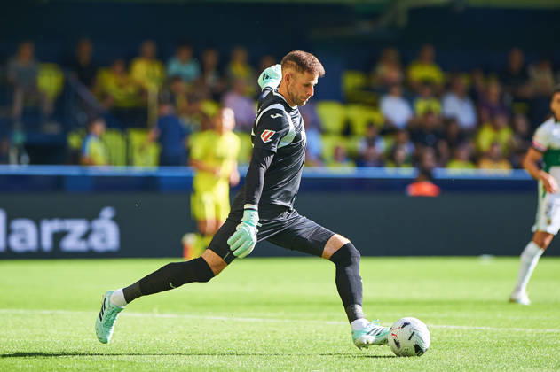 Peter Gulacsi of Villarreal CF during the LaLiga EA Sports match between Villarreal CF and Elche CF at Estadio de la Cerámica on October 17, 2026, in Villarreal, Spain